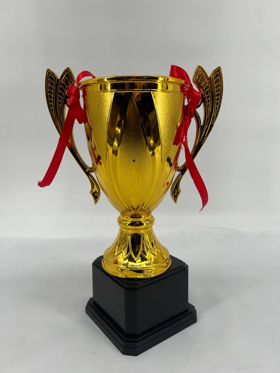 Кубок спортивный ручками высота